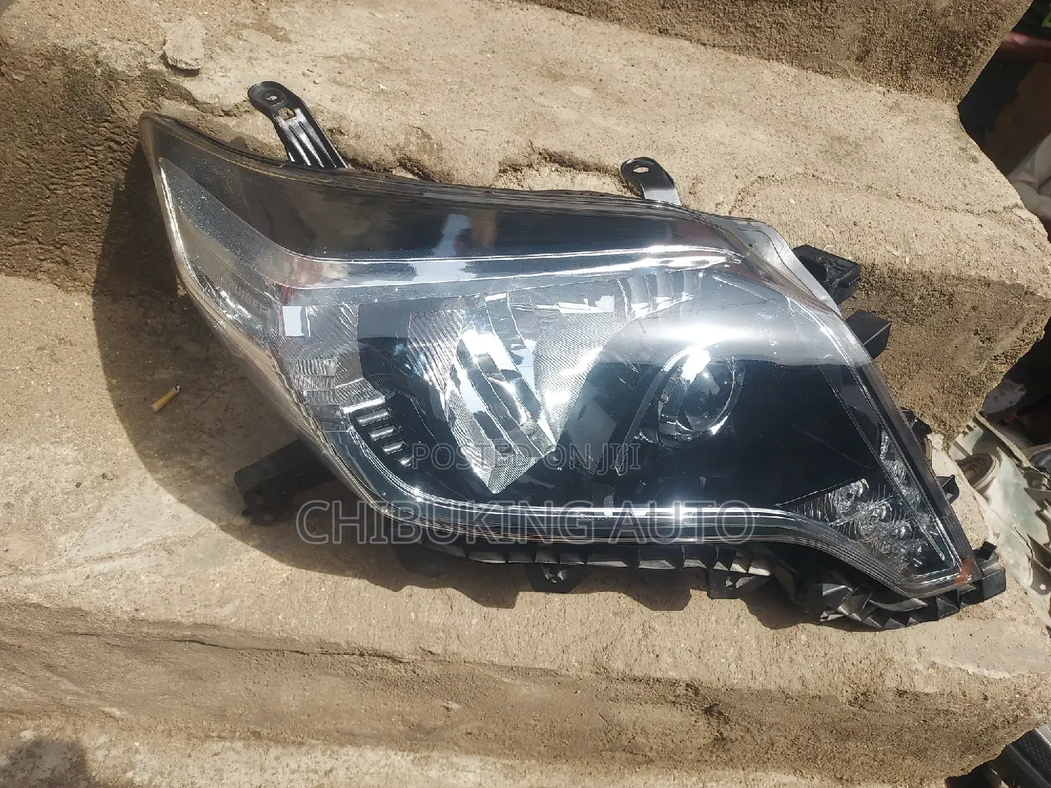 Headlamp Toyota Land Cruiser Parado 2014