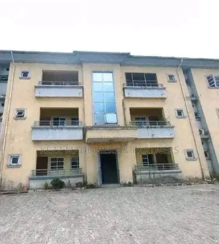 12bdrm Block of Flats in Woji , Port Harcourt for sale