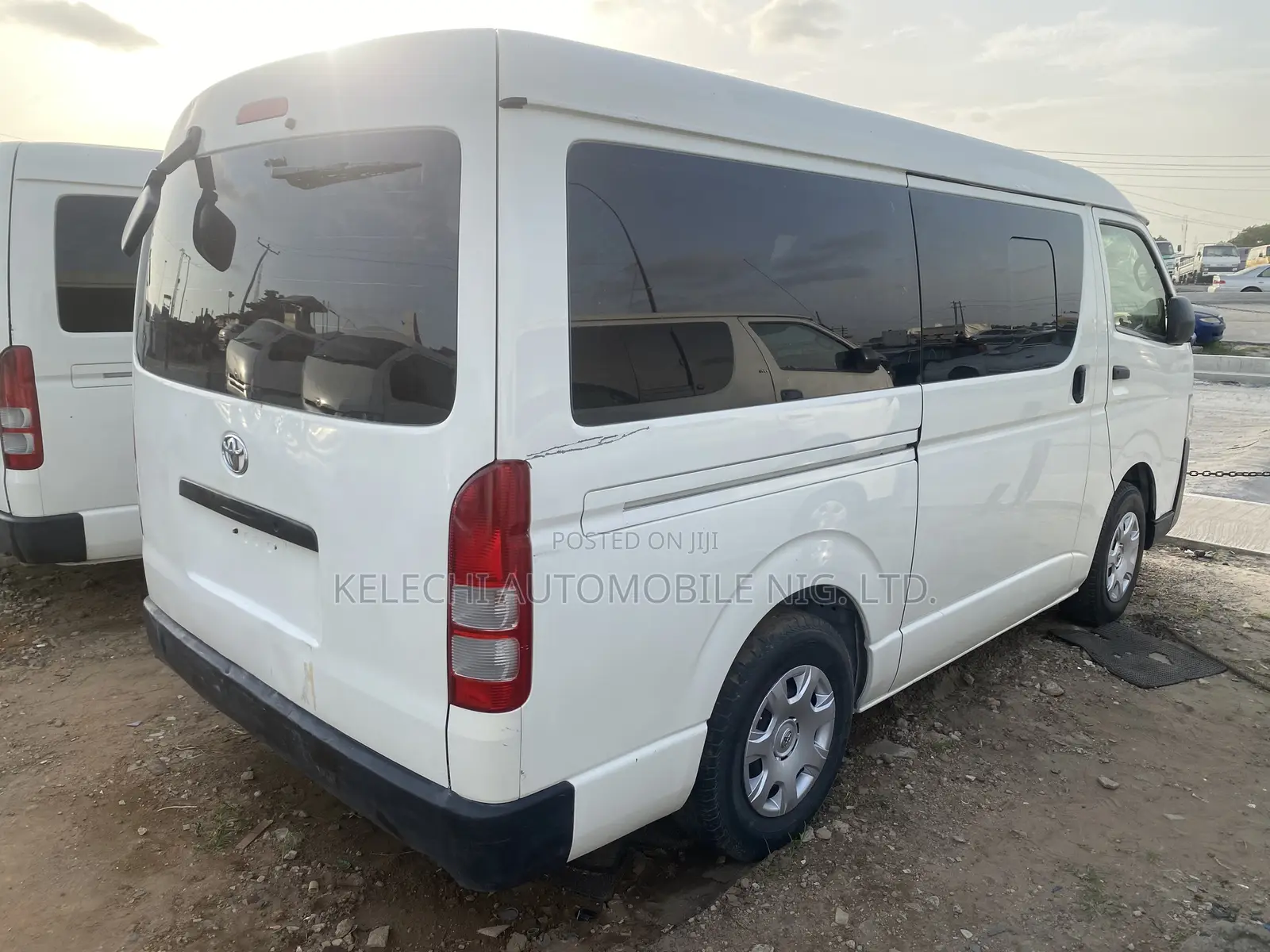 Toyota HiAce 2014 White