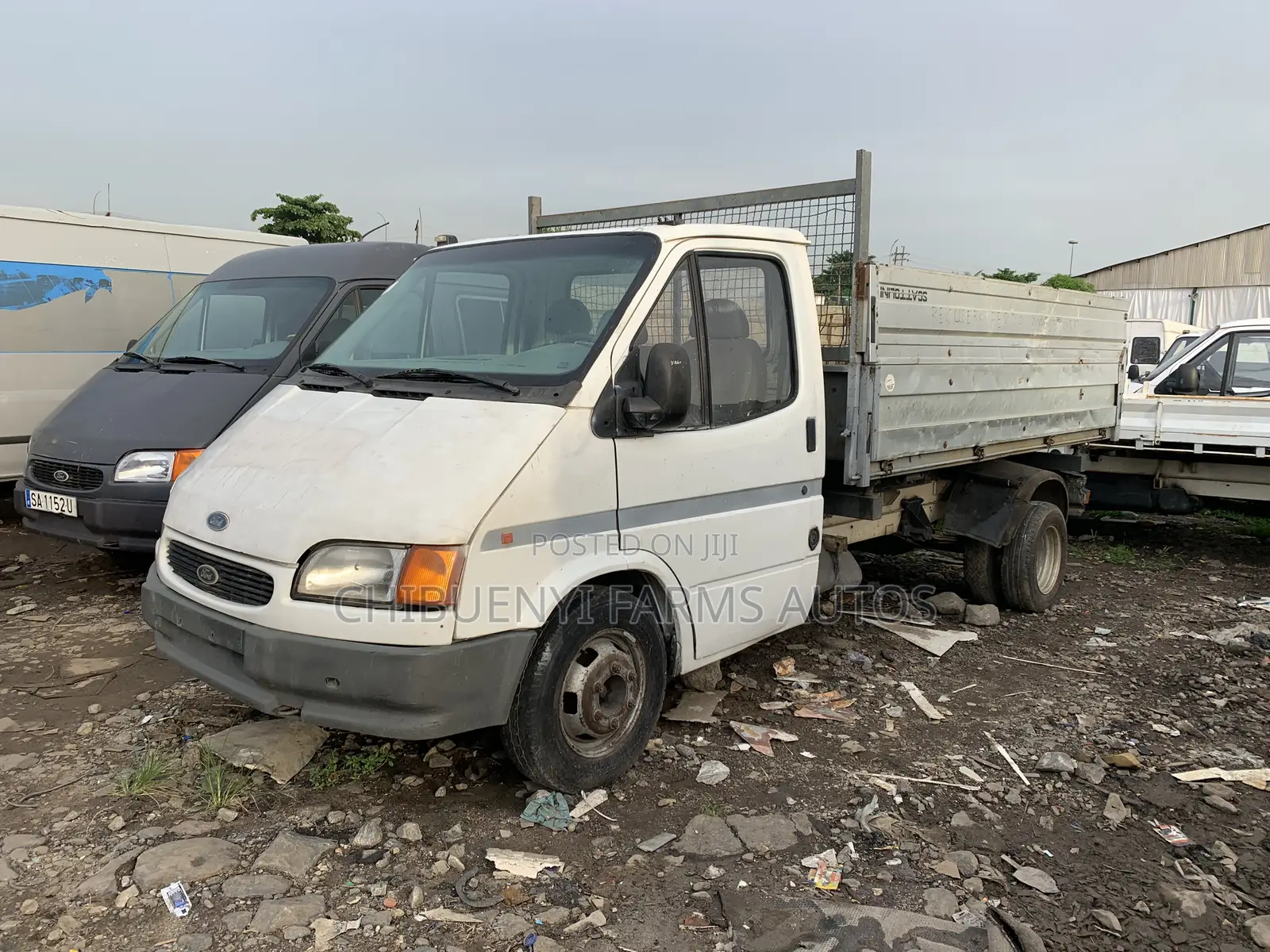 Ford Pickup - 6 Tyres