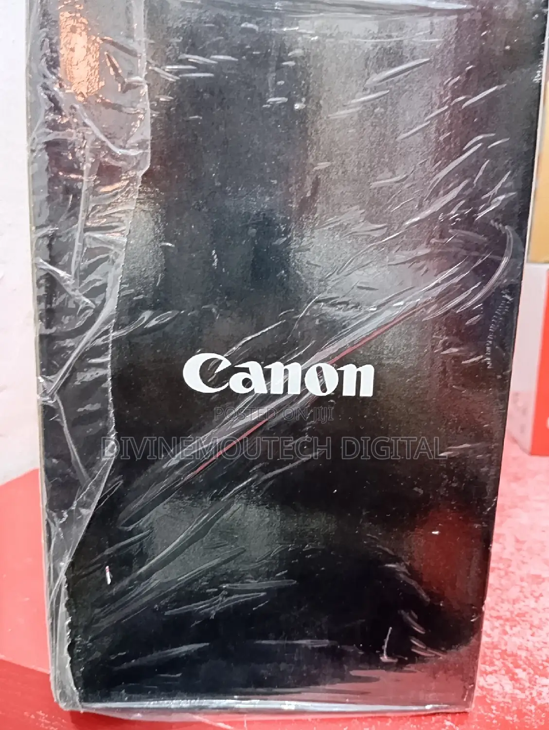 Canon RF Lens 16mm Apature 2.8 STM