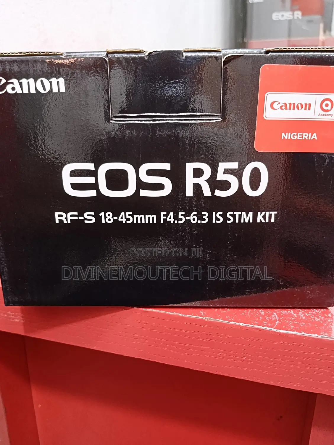 Canon R50 With 18-45 Image Stabilizer Lens