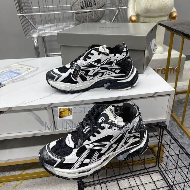 Luxury BALENCIAGA Sneakers 2024