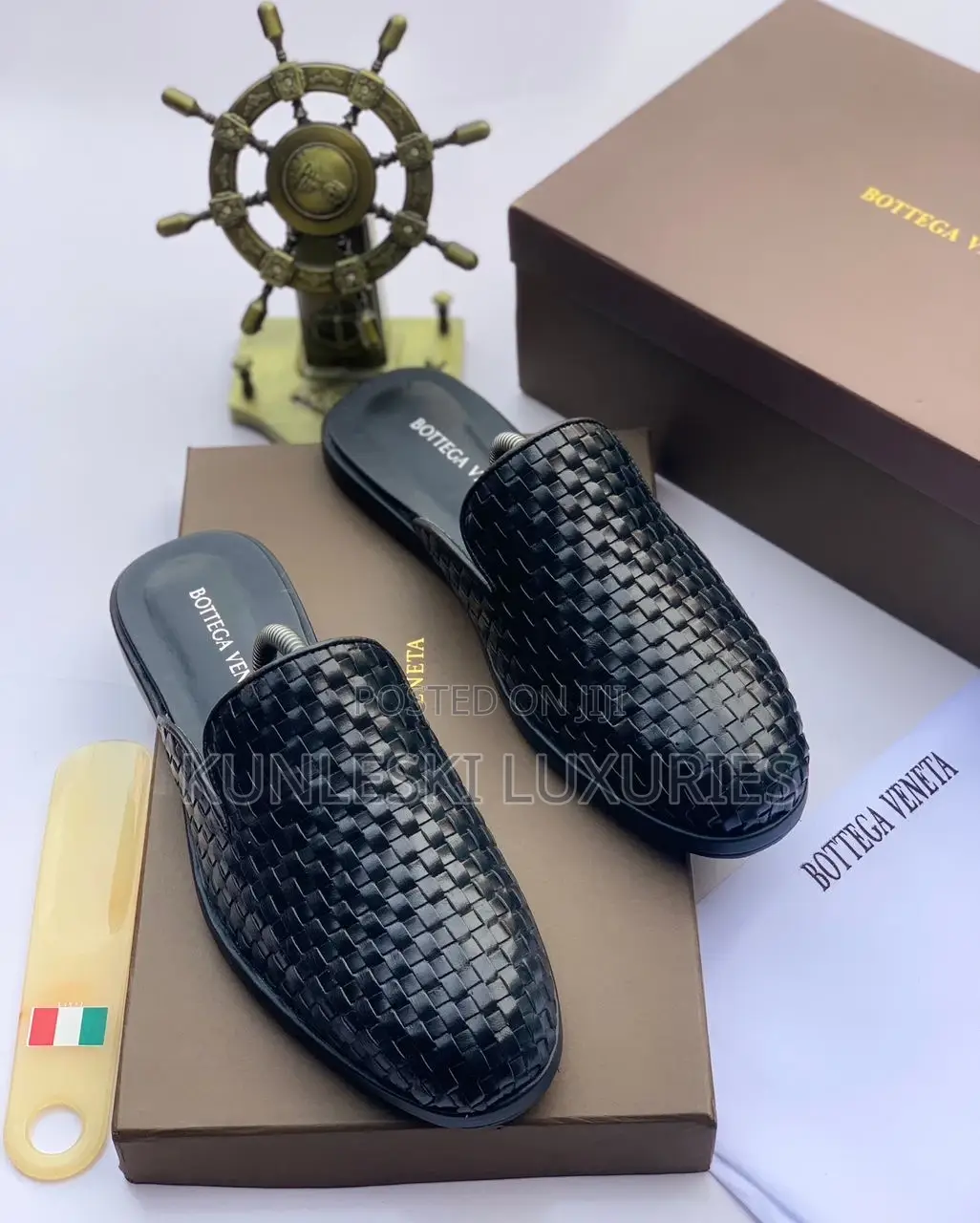 Original Bottega Veneta Half Shoe in Two Colors Ways