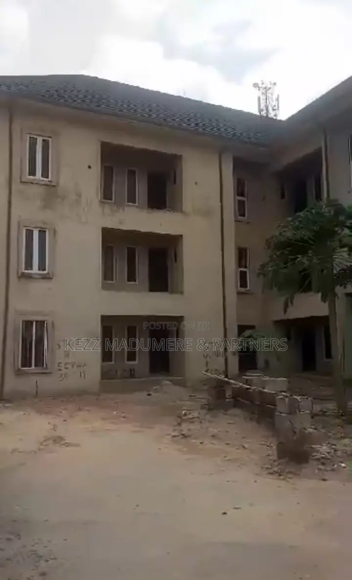 9bdrm Block of Flats in Premier Layout for sale