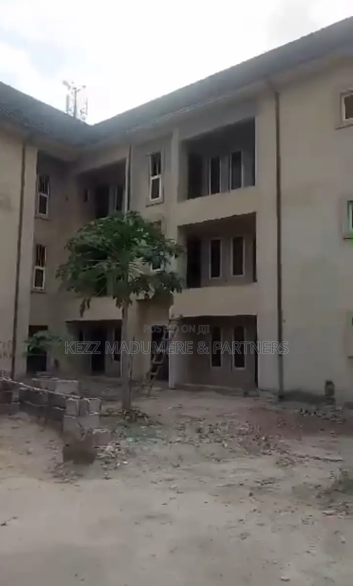 9bdrm Block of Flats in Premier Layout for sale
