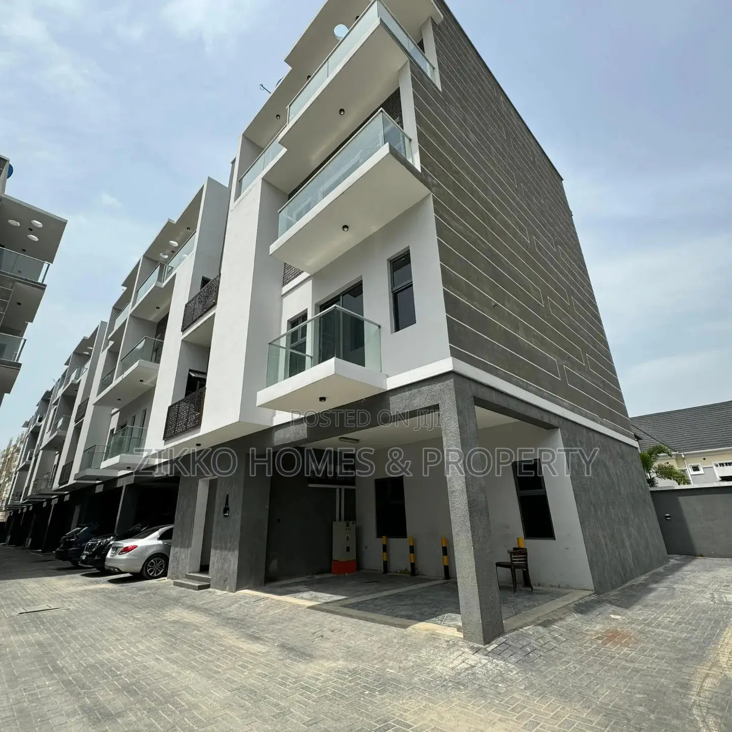 2bdrm Apartment in Lekki for sale