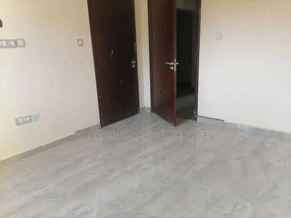 20bdrm Block of Flats in Ikoyi for rent
