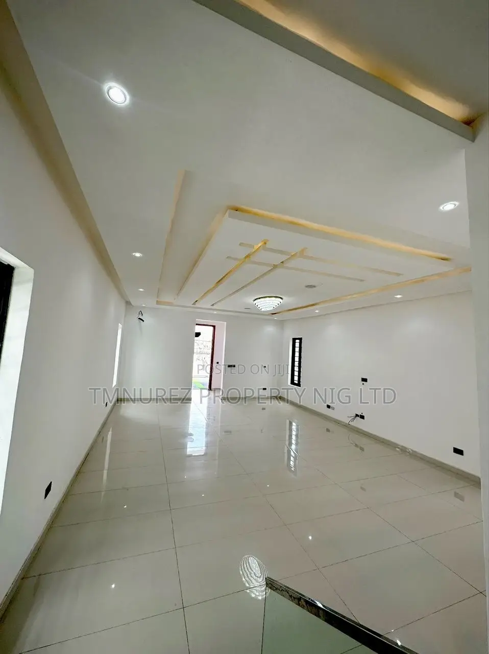 5bdrm Duplex in Chevron, Lekki for sale