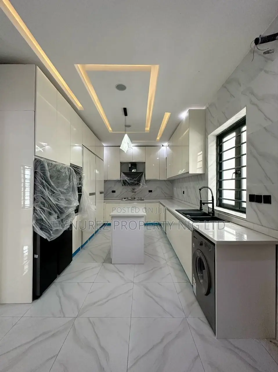 5bdrm Duplex in Chevron, Lekki for sale