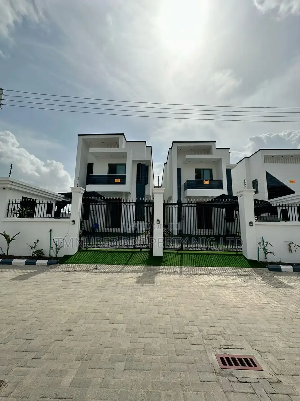 5bdrm Duplex in Chevron, Lekki for sale