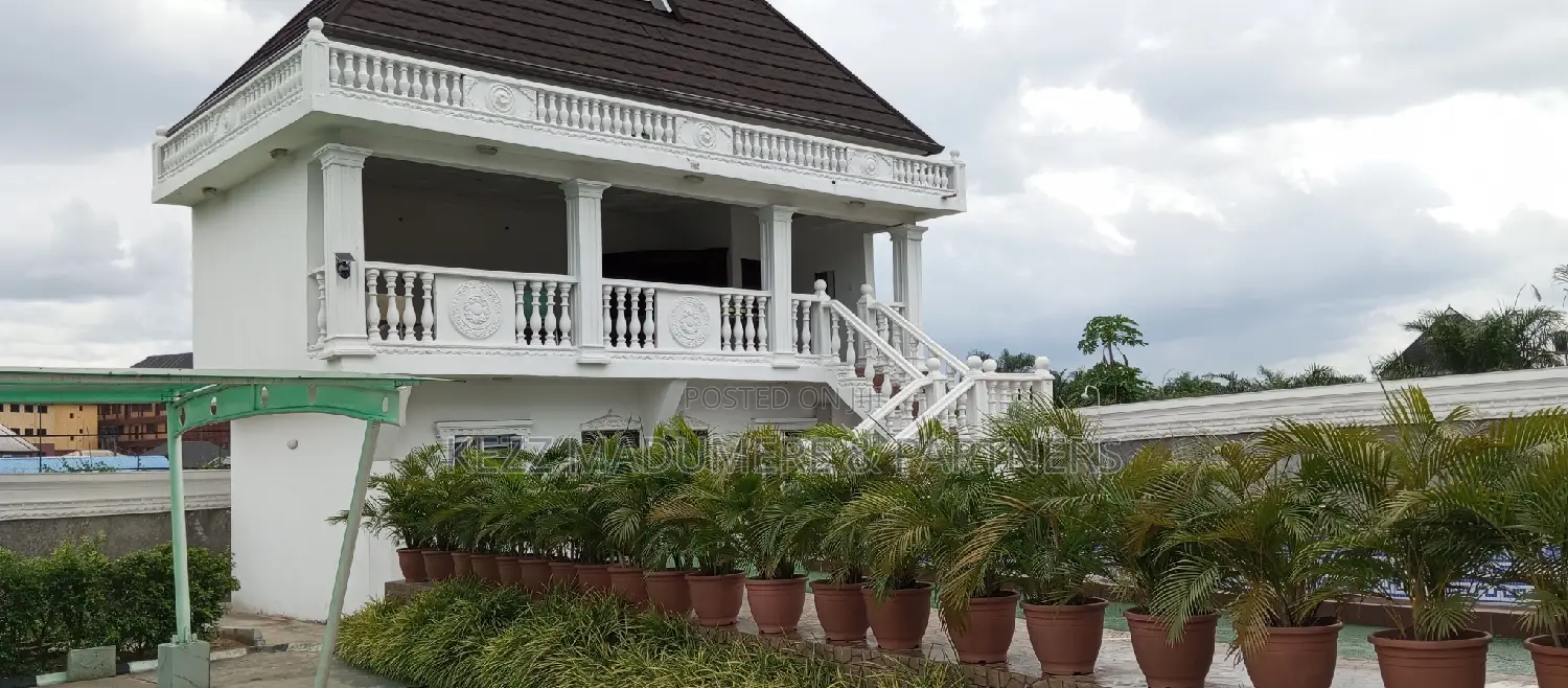 5bdrm Duplex in Off G.U.Aker Rd , for sale