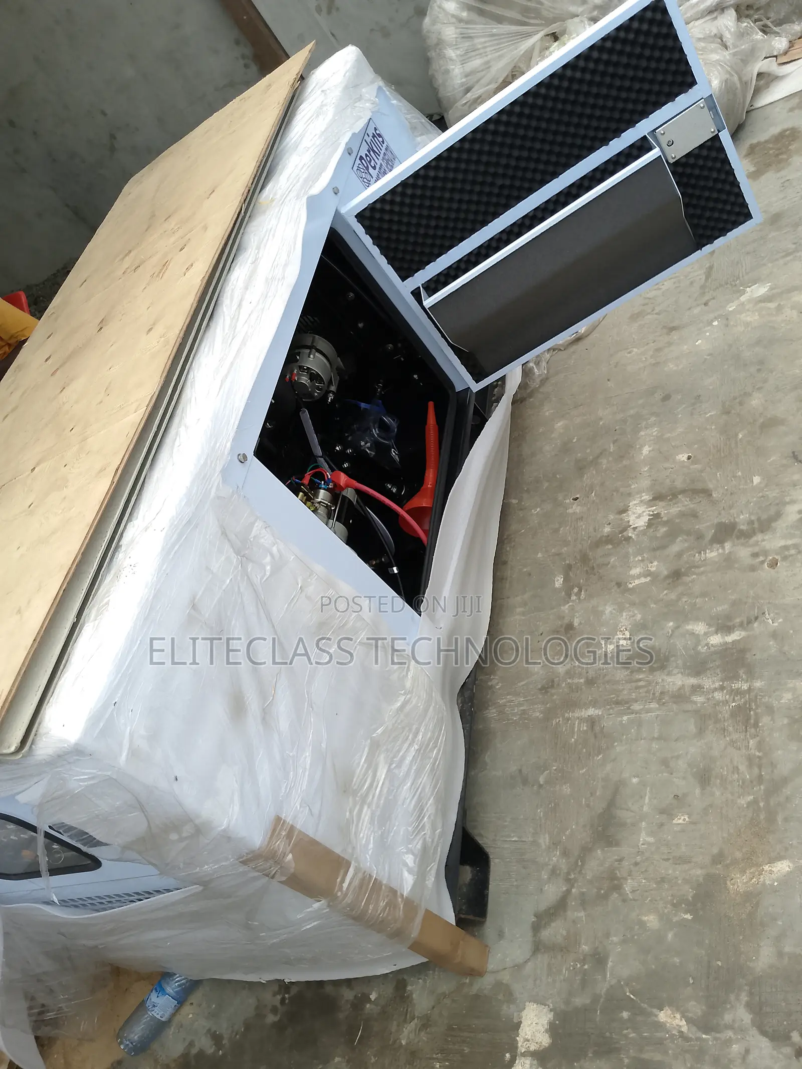 15kva Perkins Generator(Soundproof).