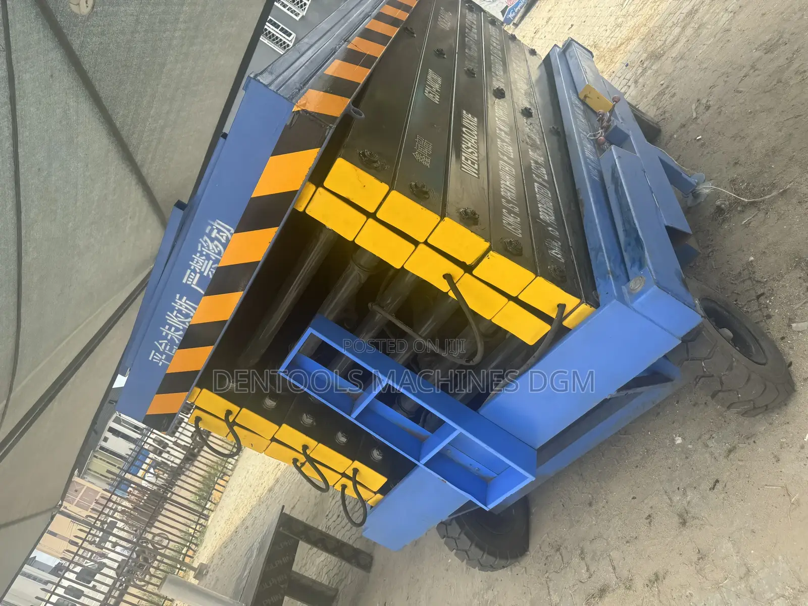 Electric Scissors Lift 14 Meter