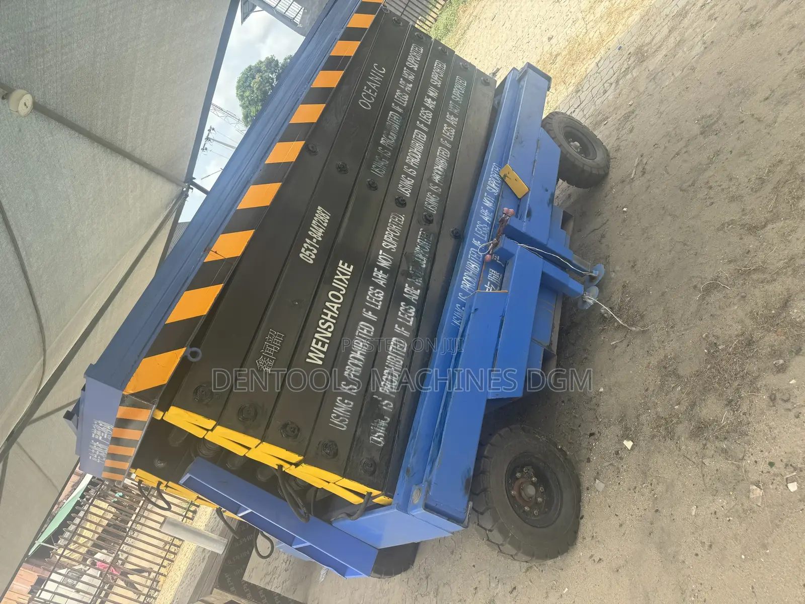 Electric Scissors Lift 14 Meter