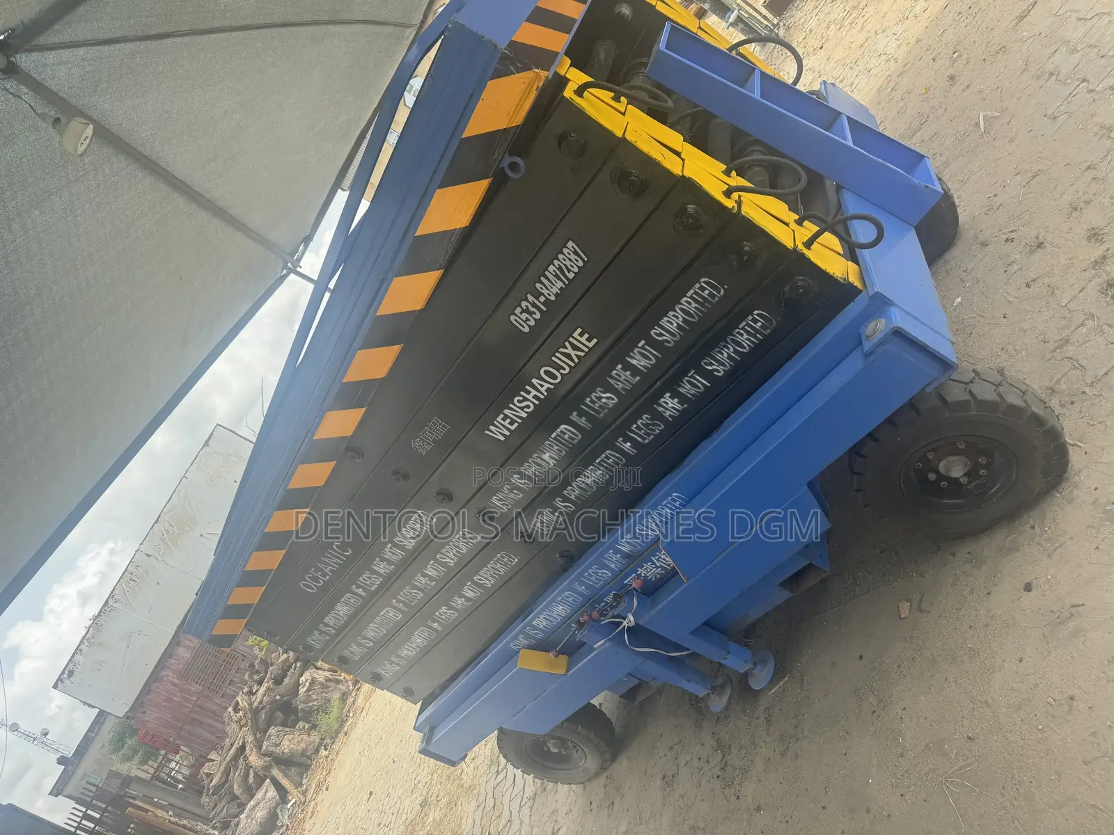 Electric Scissors Lift 14 Meter