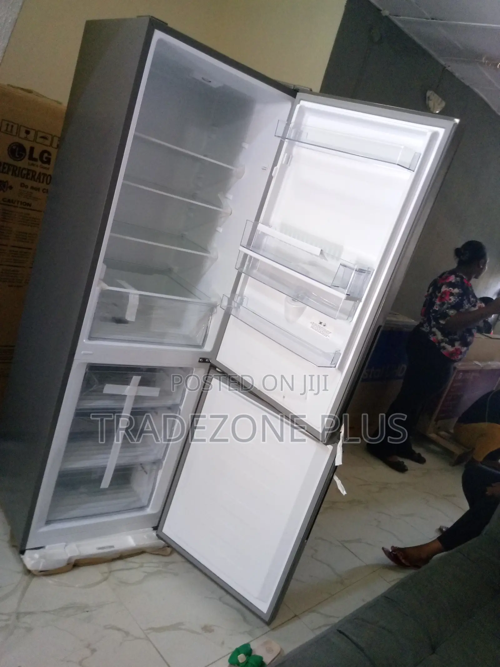Affordable Bottom Freezer Hisense 305L
