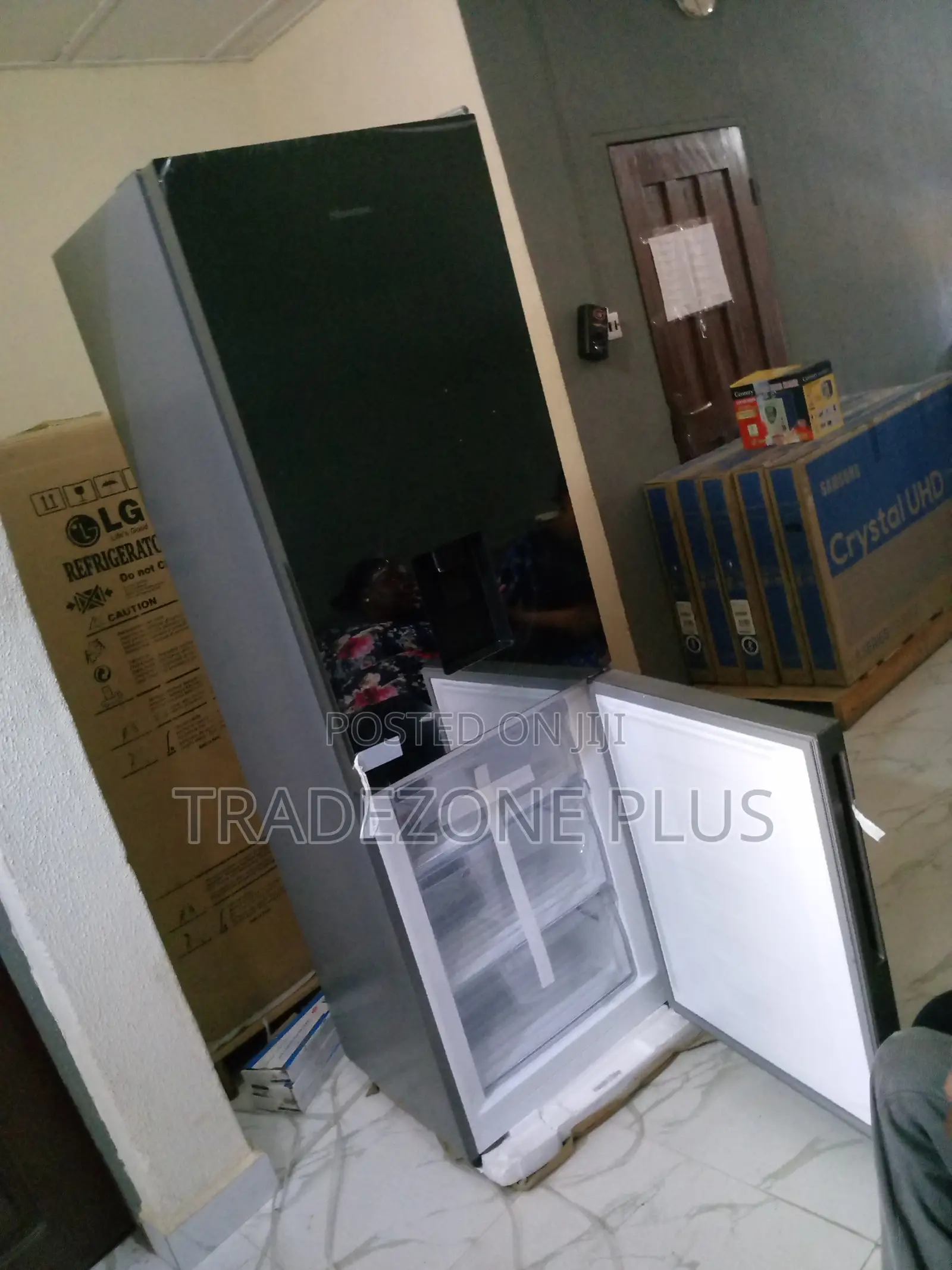 Quality Hisense 305L Bottom Freezer Refrigerator
