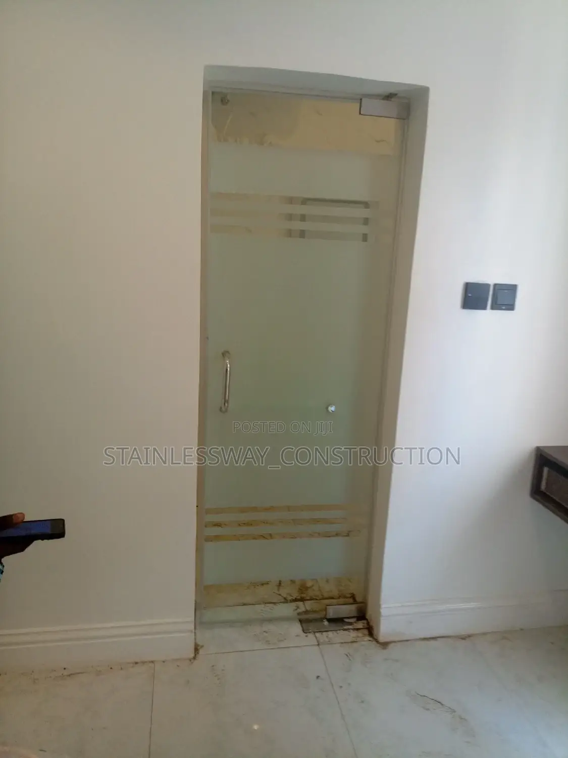 Swing Door/10mm Glass