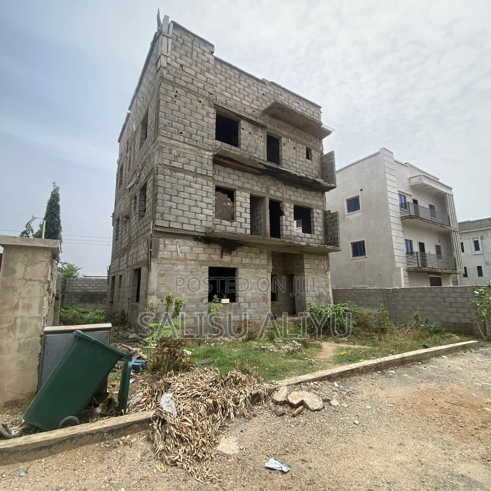 7bdrm Duplex in Dawaki for sale