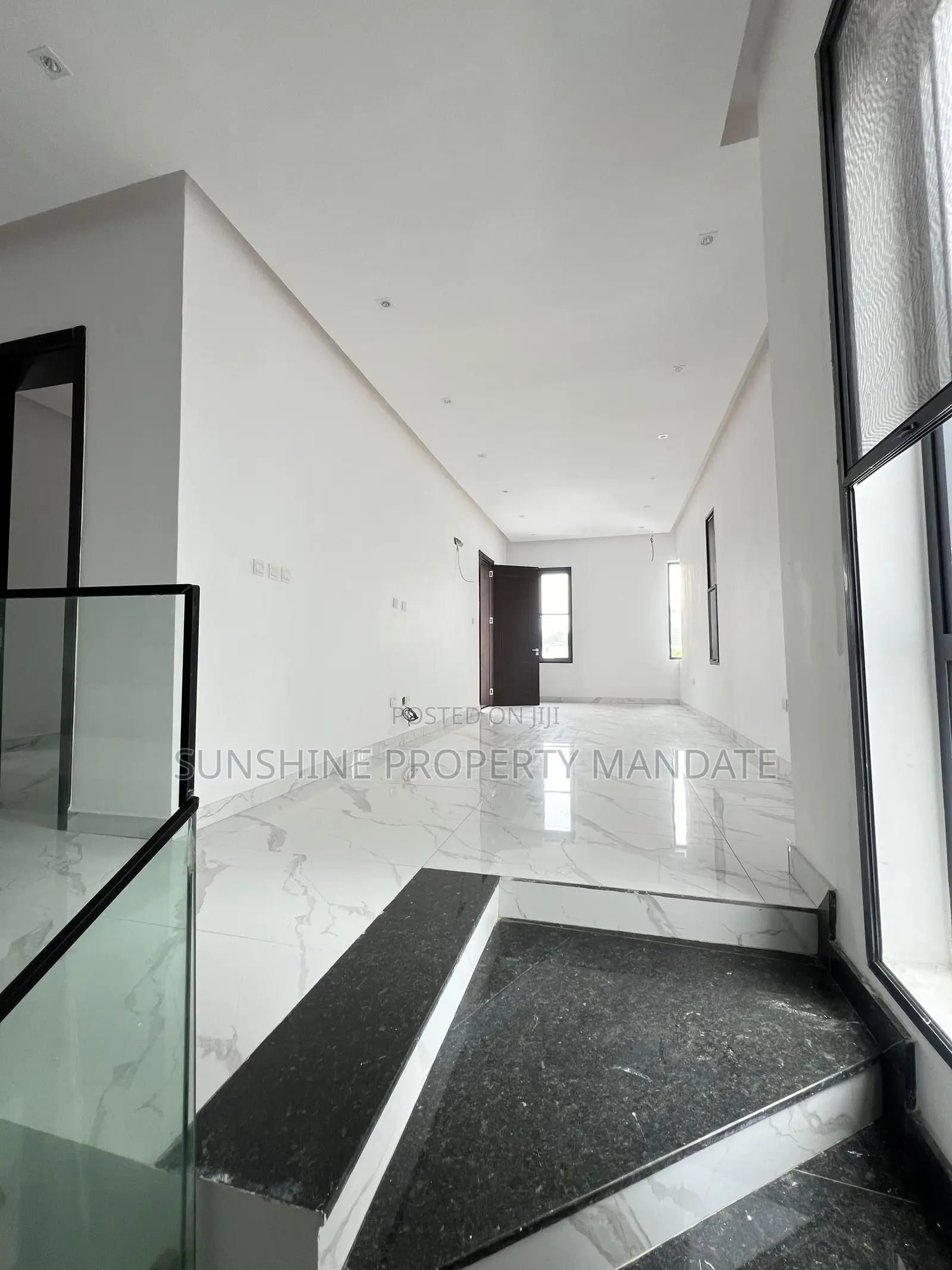 5bdrm Duplex in Lekki Phase 1 for sale