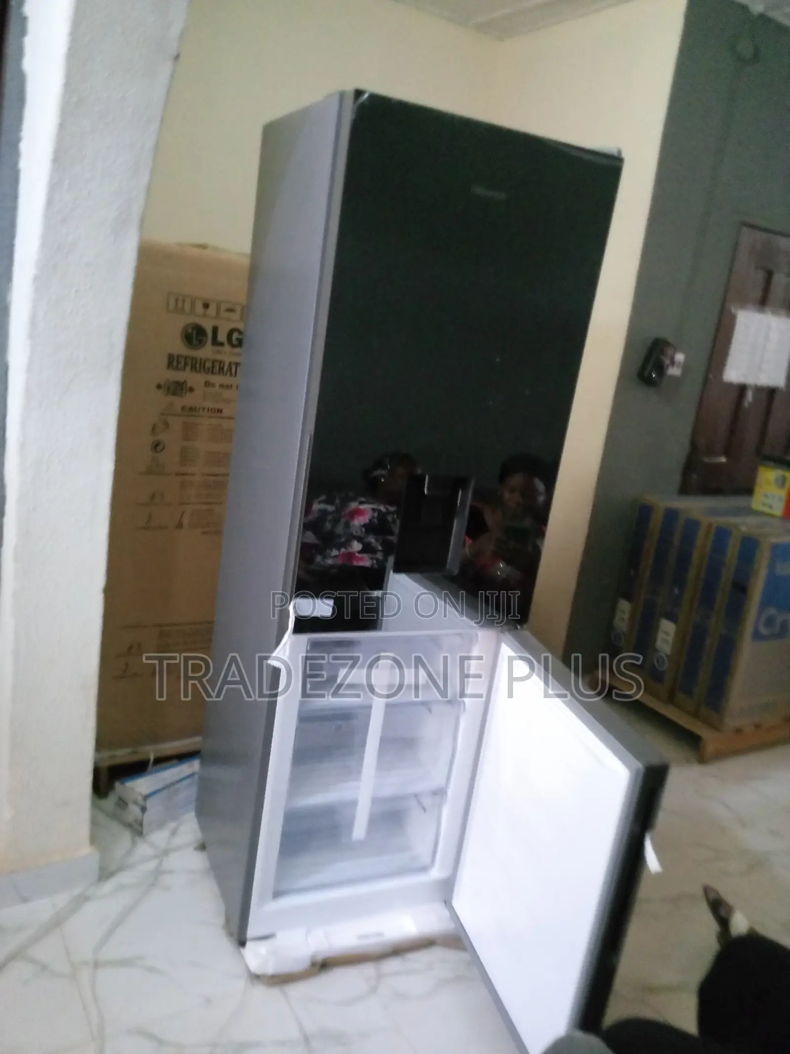 Eco-Friendly Hisense Bottom Freezer With Water Dispenser