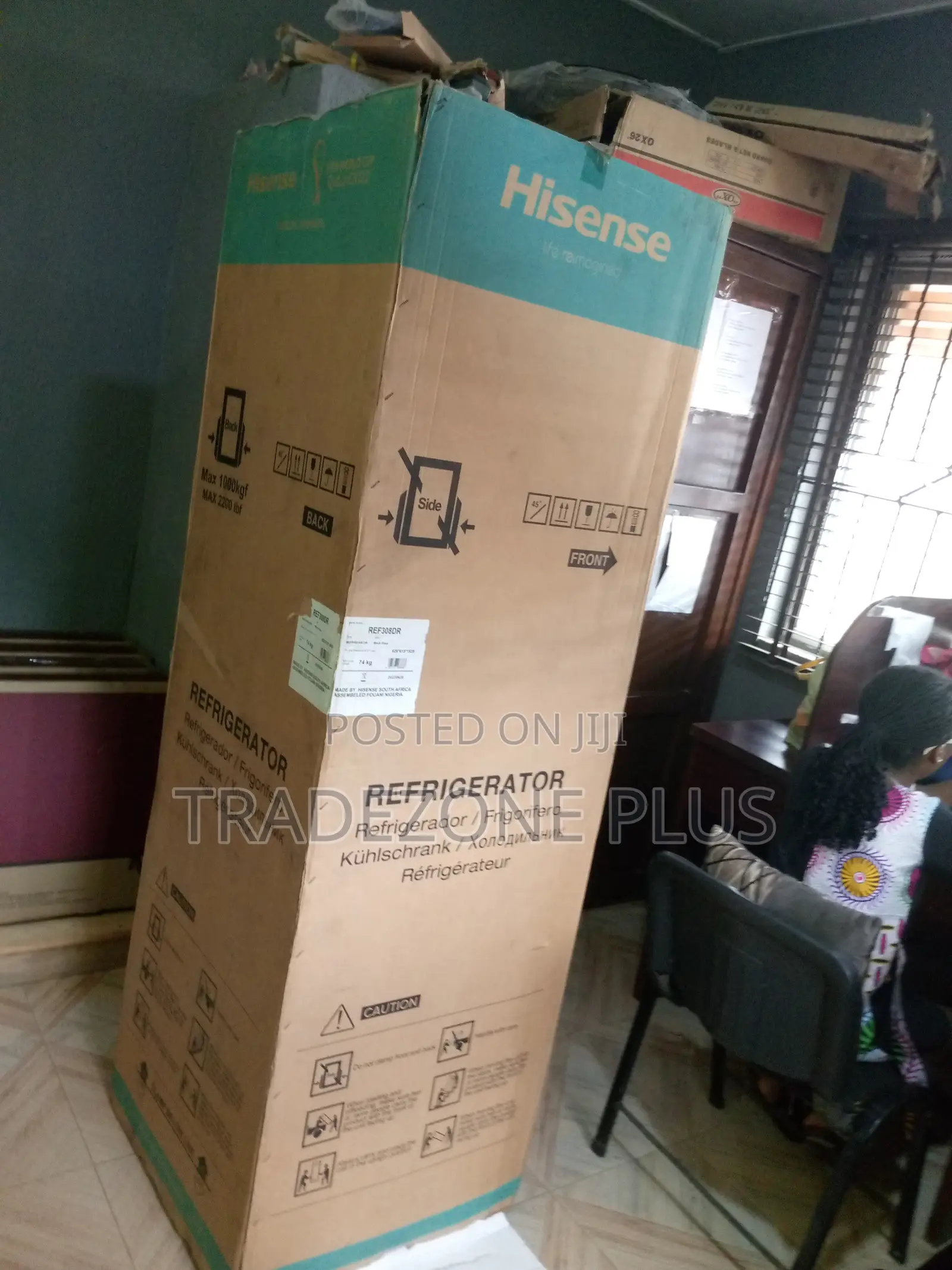 Fast Freezing Hisense 305L Double Door Refrigerator