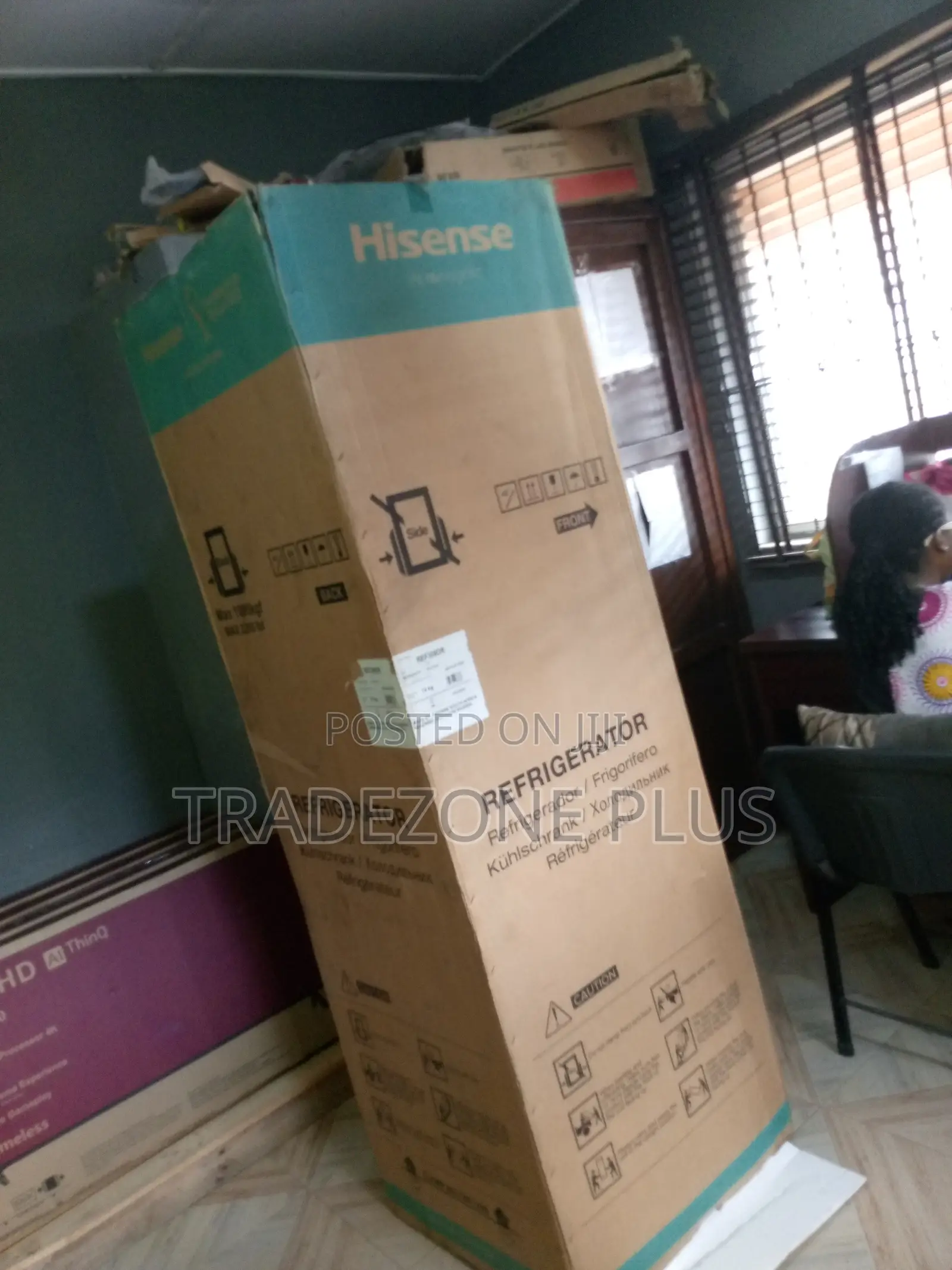 Fast Cooling Hisense 305L Bottom Freezer Refrigerator