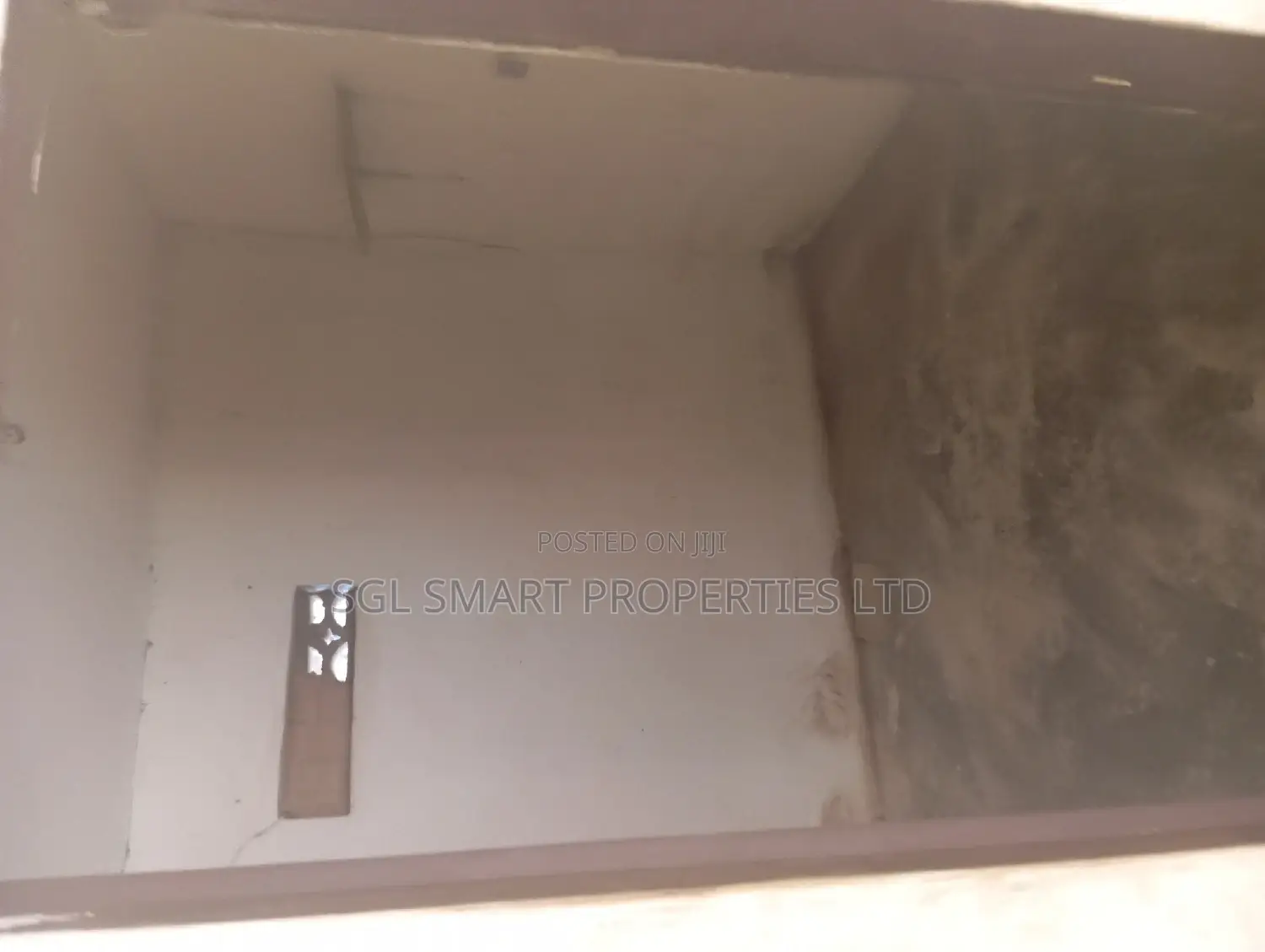 Shop to Let at Eke Awka Market