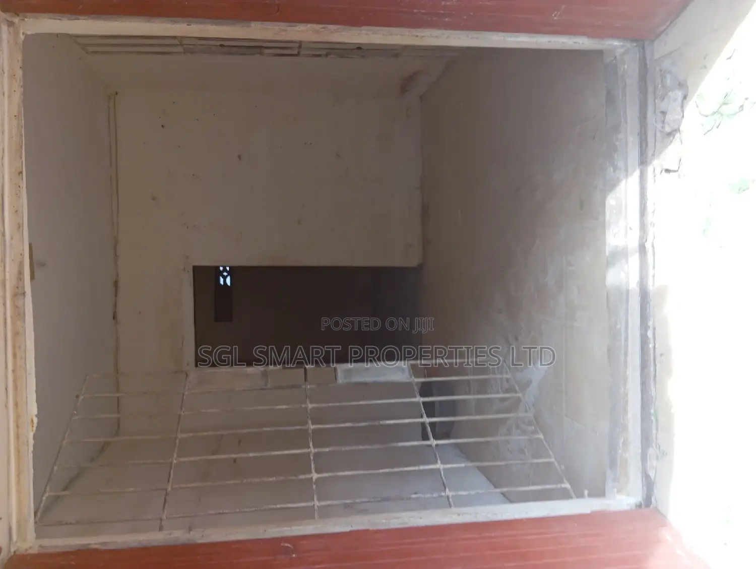 Shop to Let at Eke Awka Market