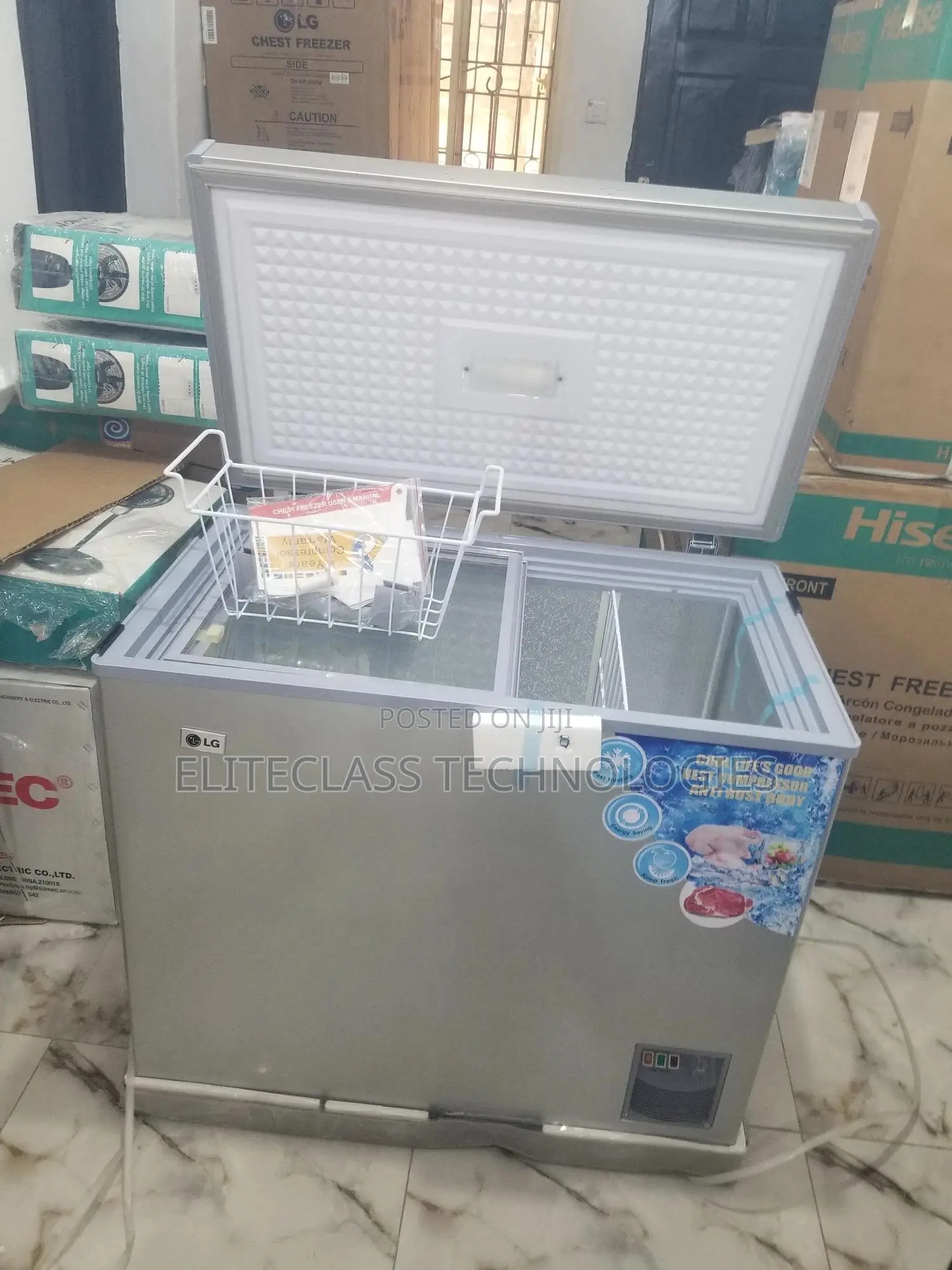 New CLG320 Chest Freezer (300L).