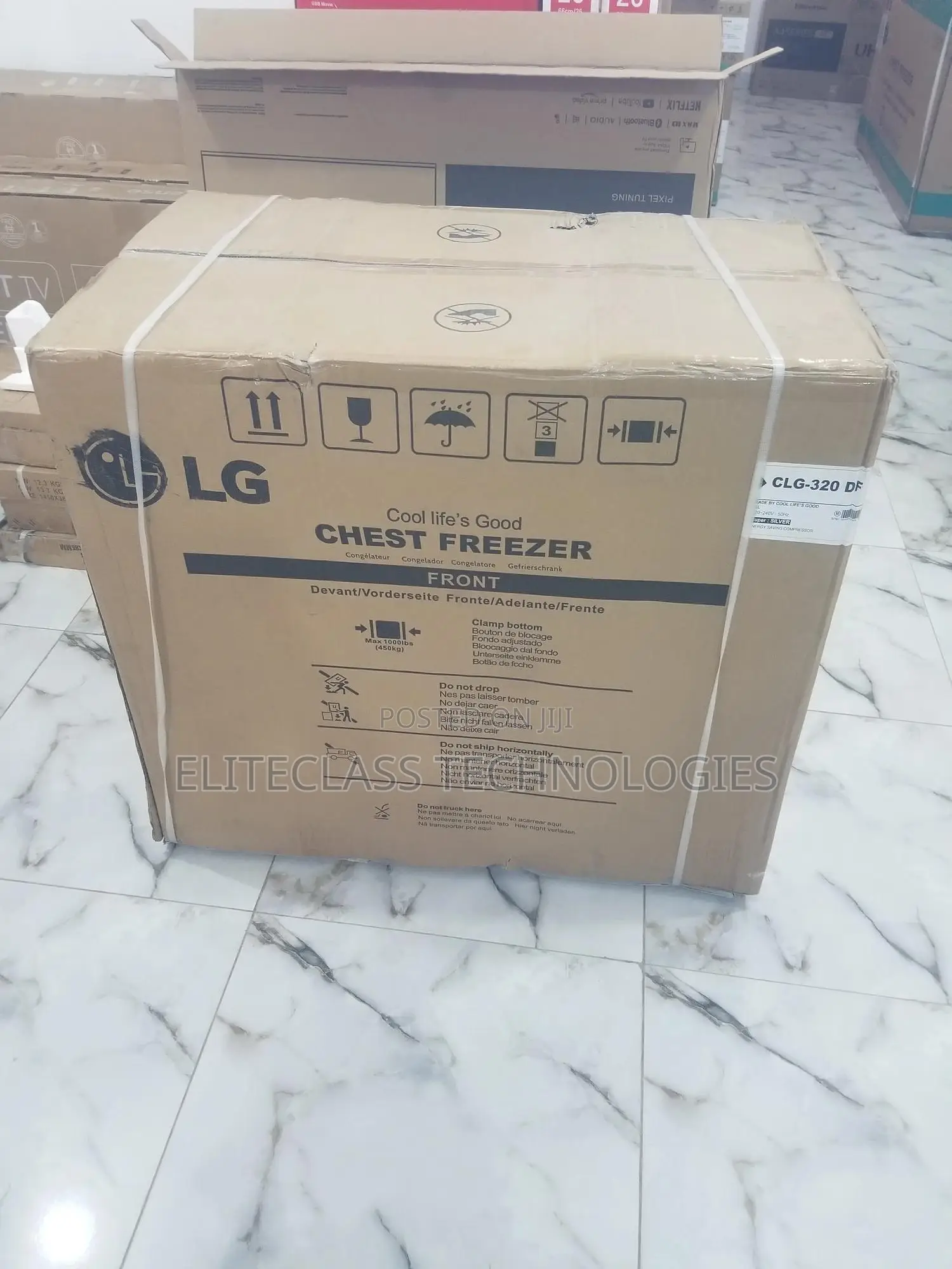 New CLG320 Chest Freezer (300L).