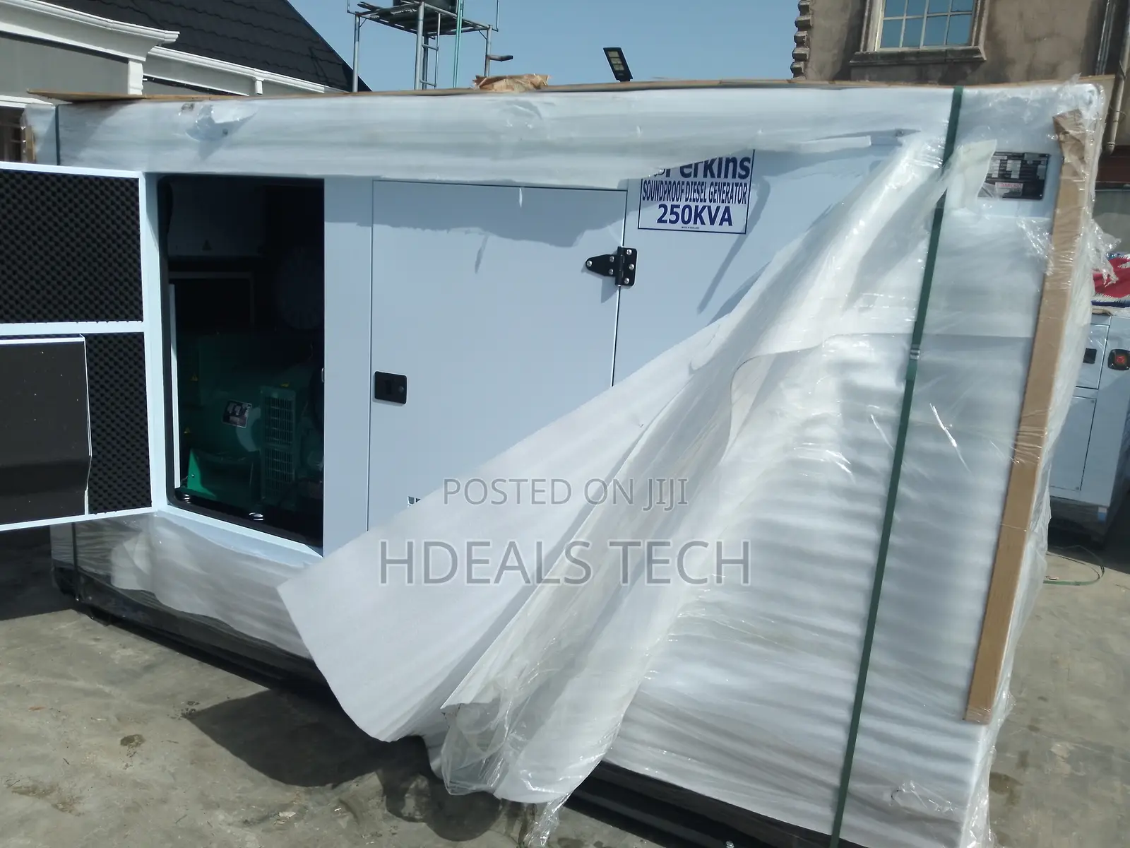Perkins Soundproof Diesel Engine Generator 250 Kva