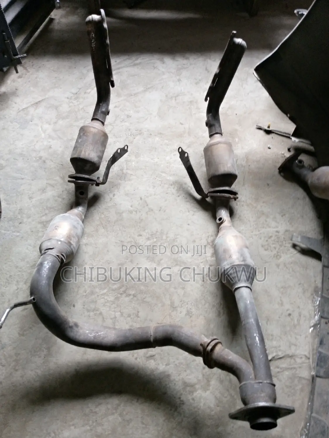 Toyota 4runner 05-06 Complete Catalytic Exhaust Pots.