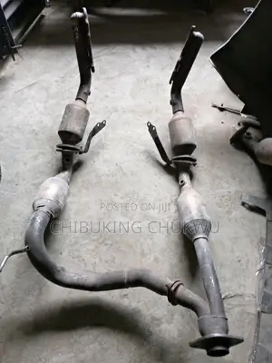 Toyota 4runner 05-06 Complete Catalytic Exhaust Pots.