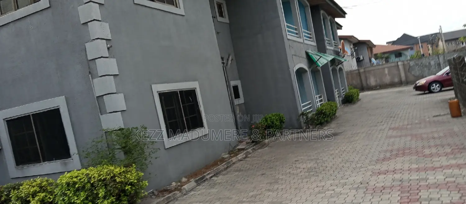 3bdrm Block of Flats in Aeroplane Drive ,, Port-Harcourt for sale