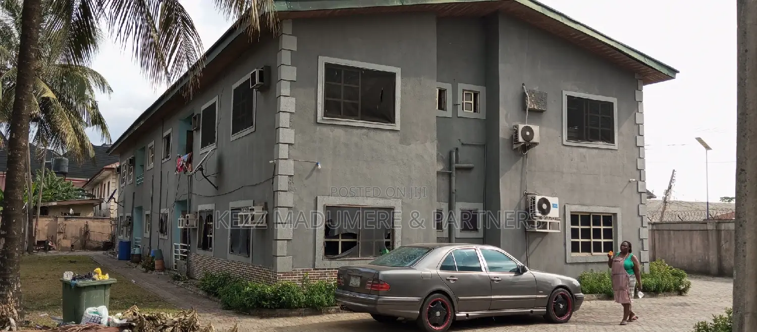 3bdrm Block of Flats in Aeroplane Drive ,, Port-Harcourt for sale