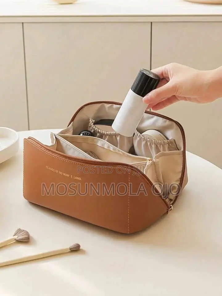 Portable Travel / Makeup Organizer Cosmetic Bag