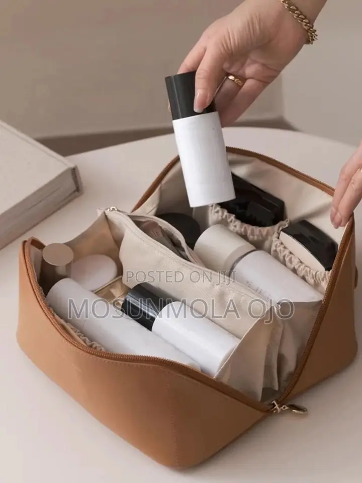 Portable Travel / Makeup Organizer Cosmetic Bag