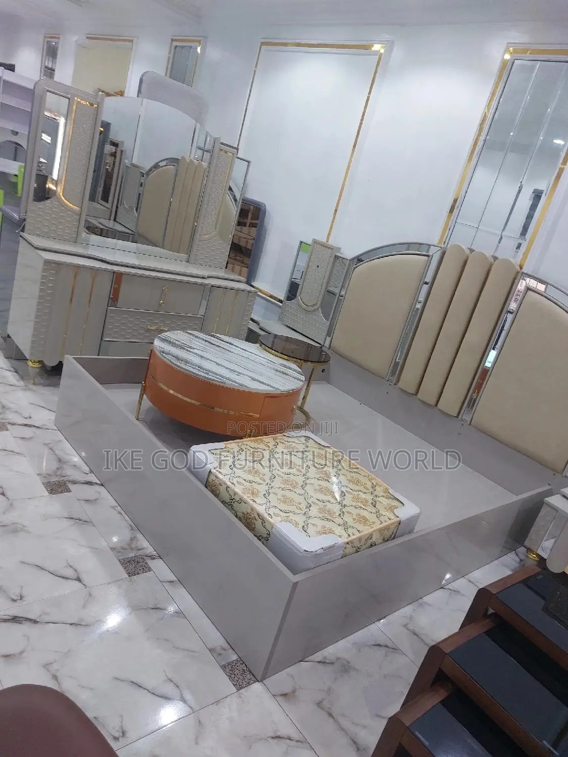 6by7 Imported Turkish Family Bed With Dressing Mirror