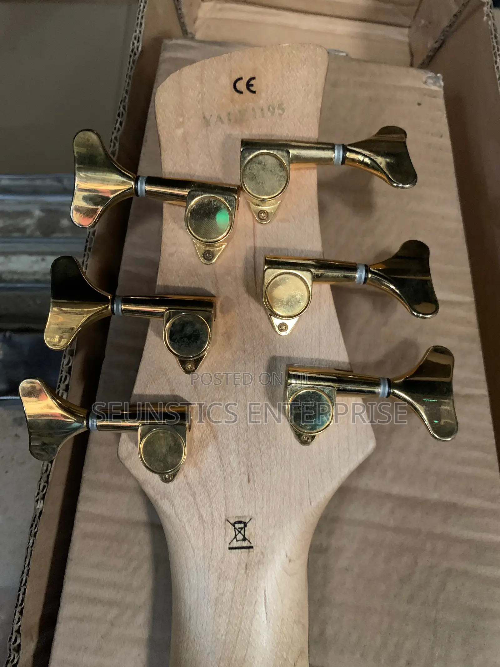 J and D Luthiers RM6 Six String Active Bass Guitar