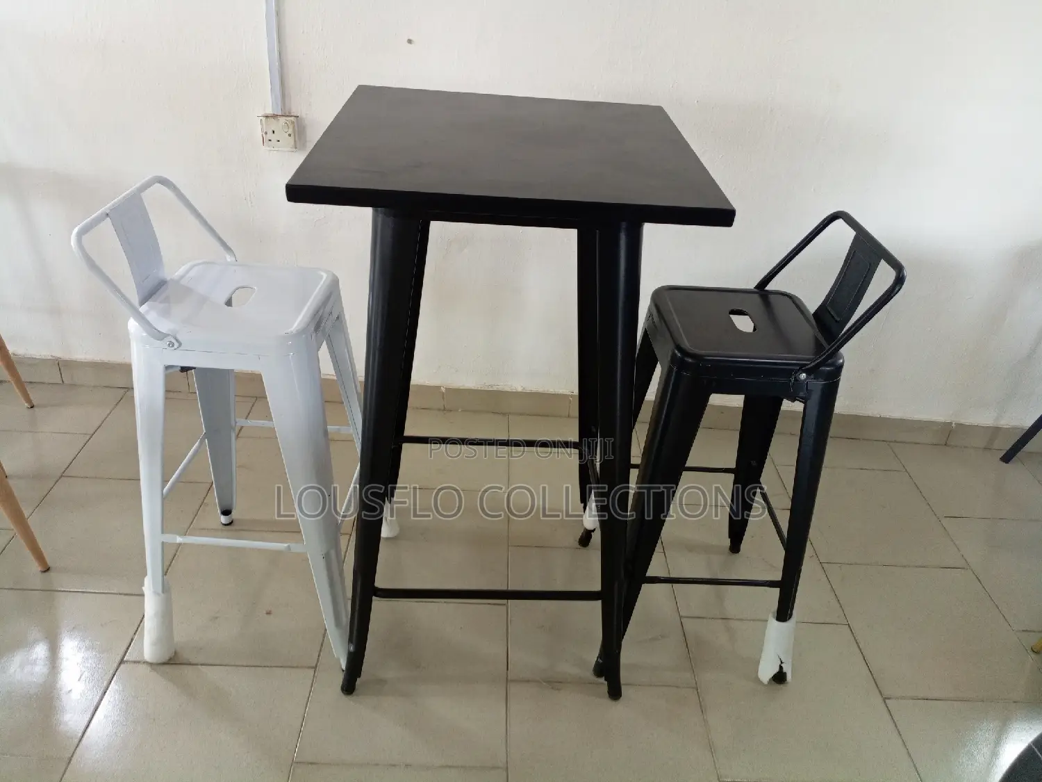 Aluminum Bar Chair and Table