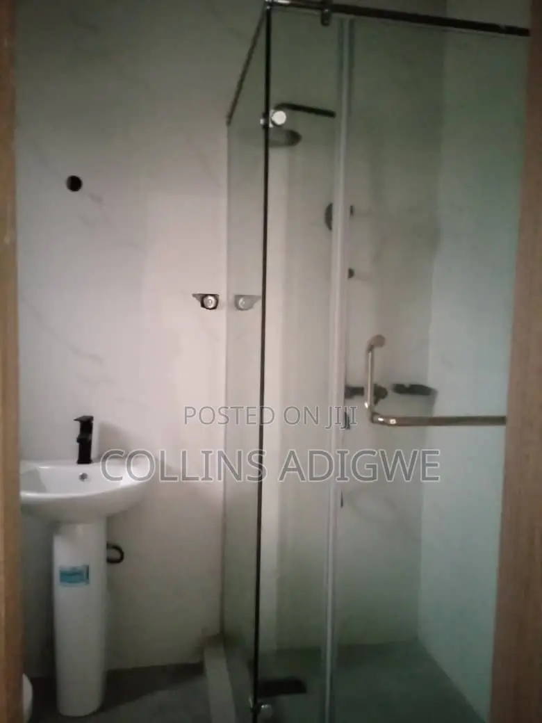 5bdrm Duplex in Thomas Estate for sale
