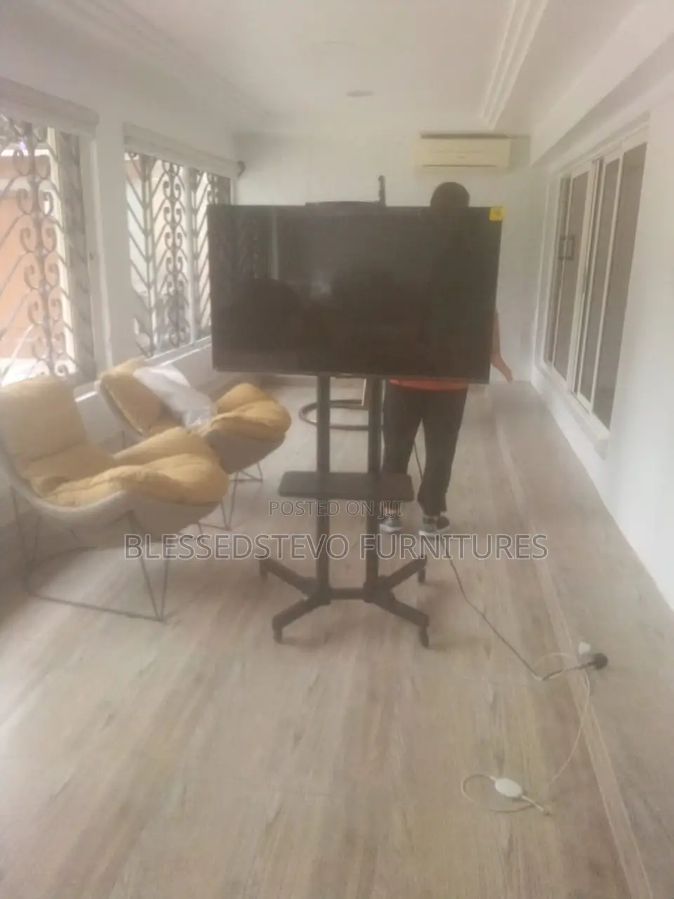 Luxury Mobile Tv Stand From 75 Inches Down to 32 Inches