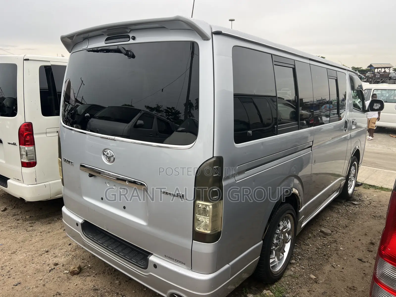 Toyota Grand HiAce 2012 Silver