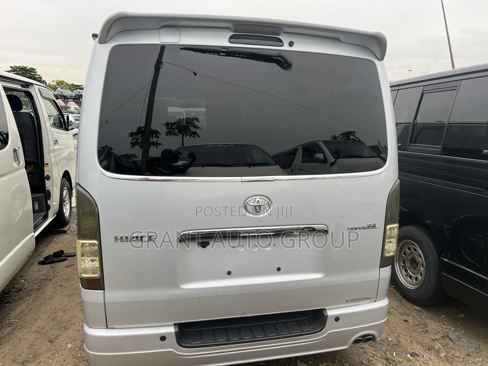 Toyota Grand HiAce 2012 Silver