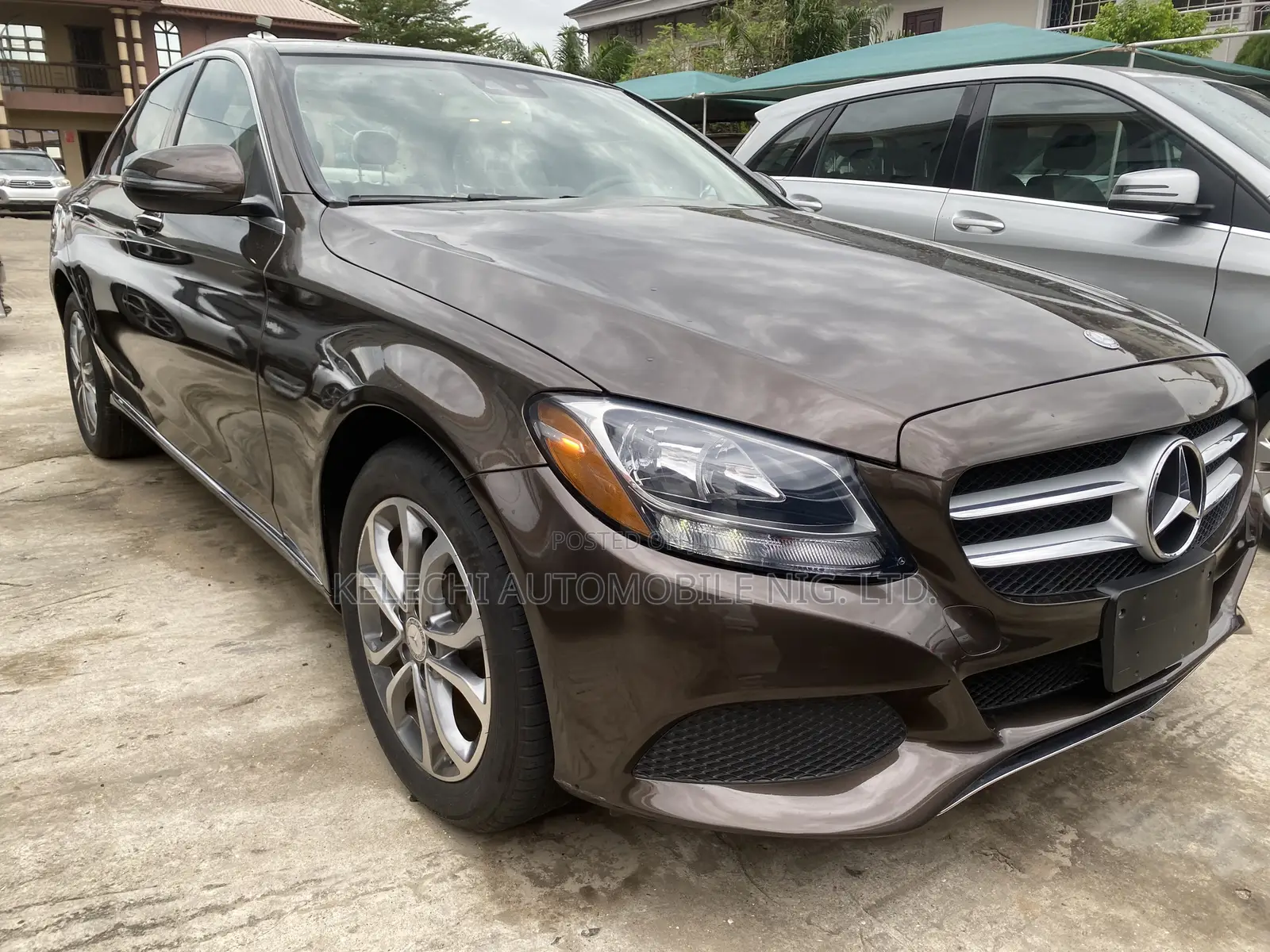 Mercedes-Benz C300 2016 Brown