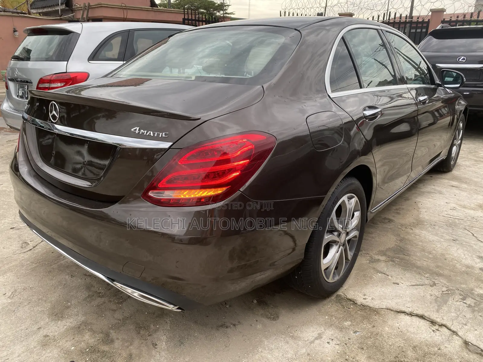 Mercedes-Benz C300 2016 Brown