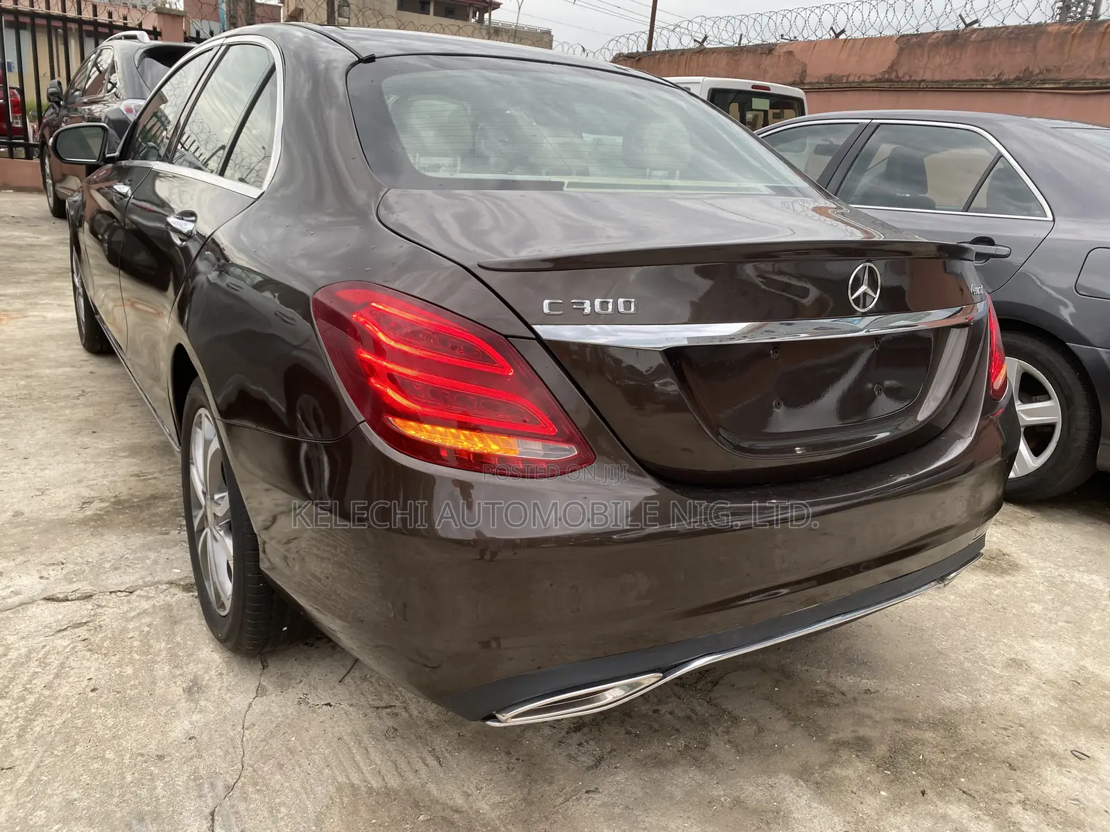 Mercedes-Benz C300 2016 Brown