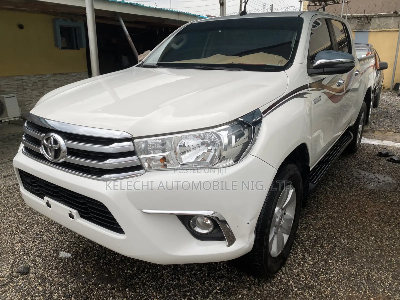 Toyota Hilux 2020 White